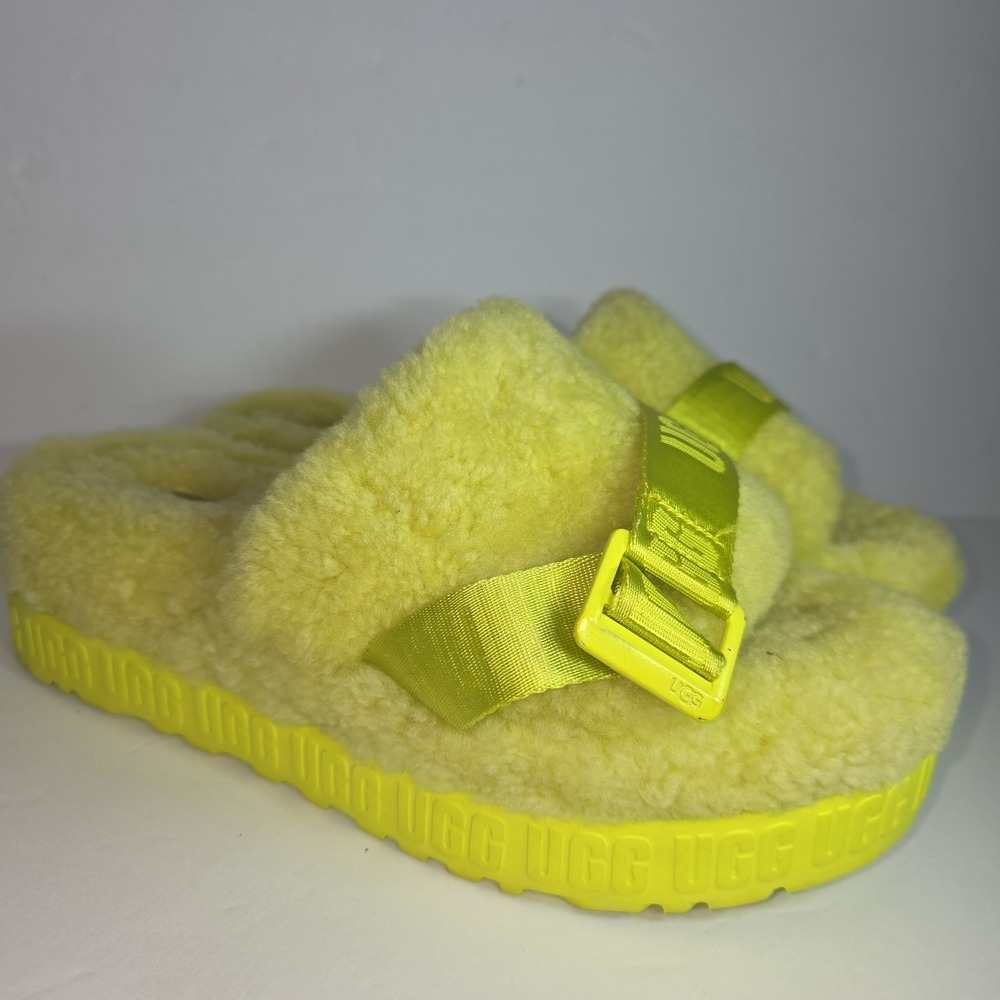 UGG FLUFFITA Sheepskin Slipper Slide Sandals Sulfur Yellow Shoes Size 10